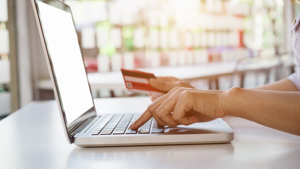 sfaturi-cand-platesti-prin-internet-banking